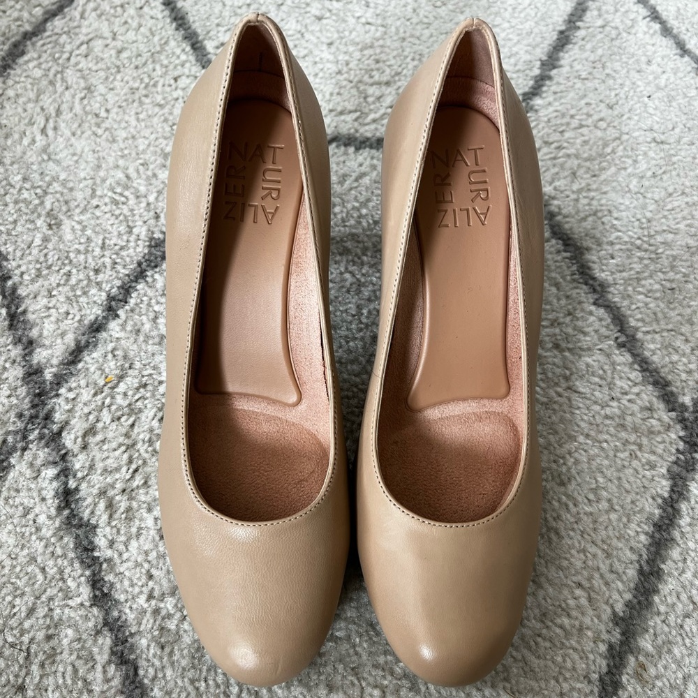 NWOT Naturalizer Michelle Pump Size 7.5
